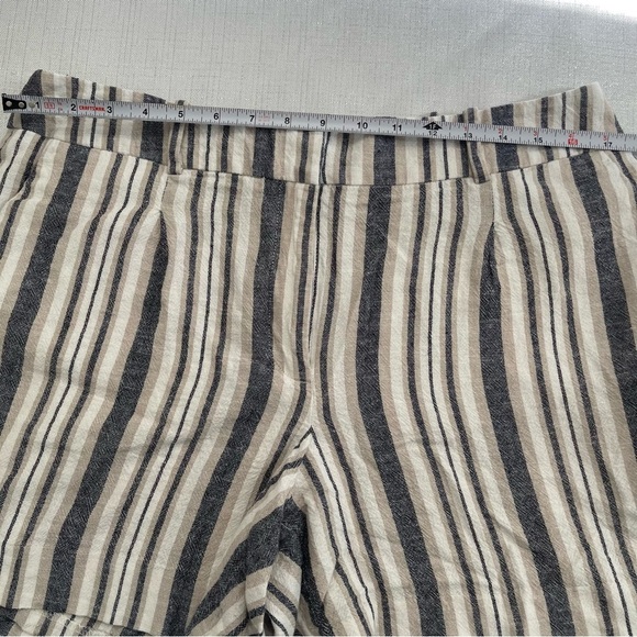 Ann Taylor linen blend striped shorts. Size 12 - Picture 3 of 8